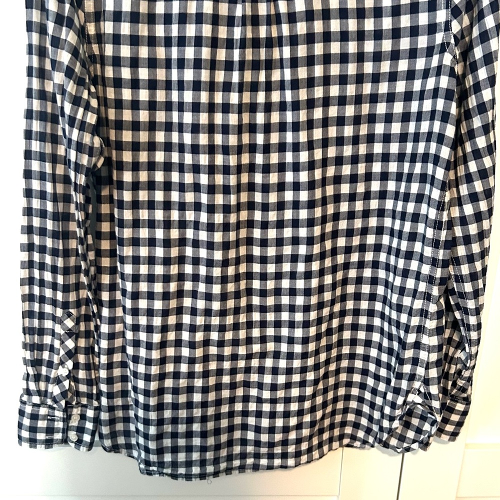J. Crew Women's Navy and White Gingham Classic Fit Boy Shirt in‎ Size 6 - Picture 9 of 12